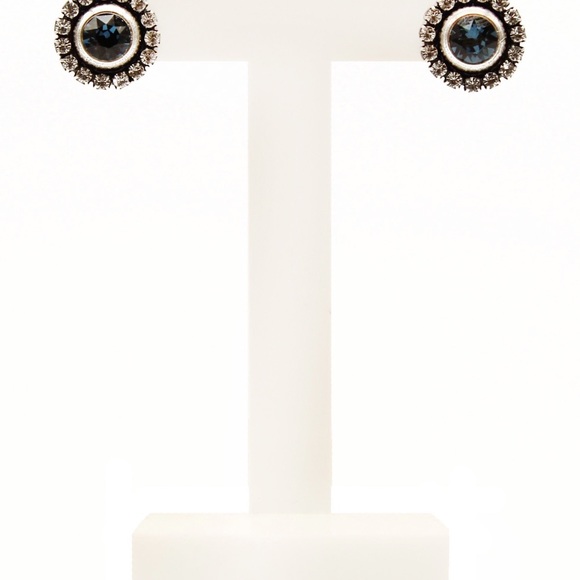 Blue sapphire post back stud earrings, stud earrings, halo of pave post back - Picture 2 of 3